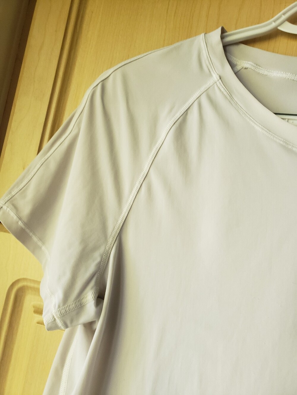Lululemon Rise And Run White Short-Sleeve Performance Tee - Picture 7 of 8